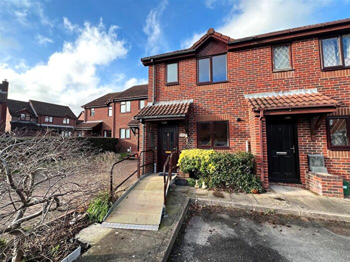 2 Bedroom End Of Terrace House For Sale In Sandbanks Drive, Basingstoke, RG22