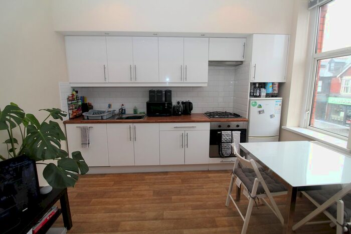 2 Bedroom Flat To Rent In Ashchurch Row, Heol-Y-Forlan, Whitchurch, Cardiff CF14