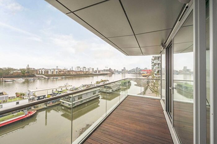 3 Bedroom Flat To Rent In Eastfields Avenue, Wandsworth, London, SW18