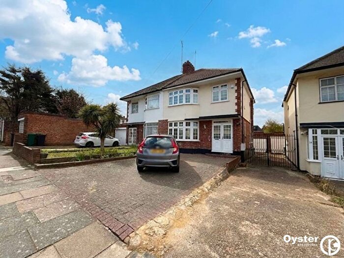 3 Bedroom Semi Detached House For Sale In Chadacre Avenue, Ilford, IG5