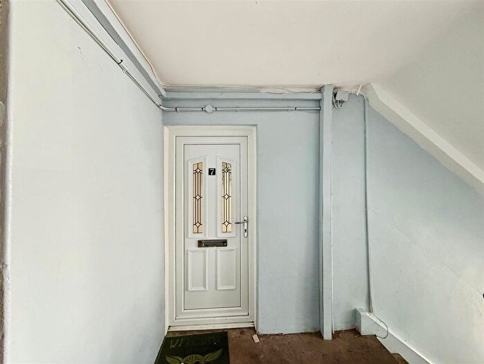 2 Bedroom Flat To Rent In Thistle Neuk, Old Kilpatrick, G60