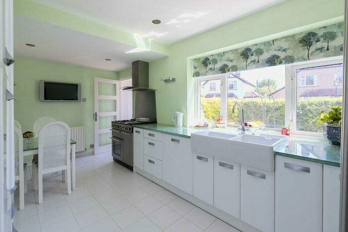 4 Bedroom Detached House To Rent In The Borough, Brockham, RH3