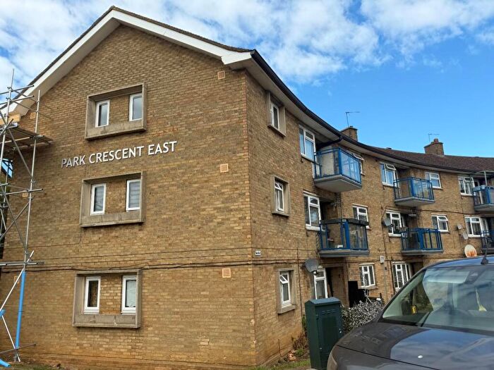 2 Bedroom Flat To Rent In Park Crescent East, Northampton, NN5