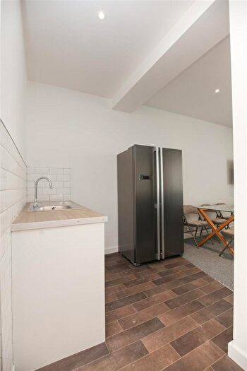 6 Bedroom Terraced House To Rent In Westgate Road, Newcastle Upon Tyne, NE4