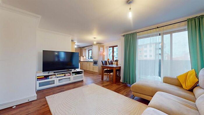 2 Bedroom Apartment For Sale In Laxfield Drive, Broughton, Milton Keynes, MK10