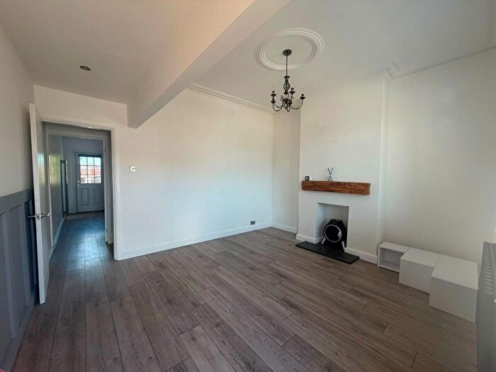 2 Bedroom Terraced House To Rent In Roundhill Road, Castleford, WF10