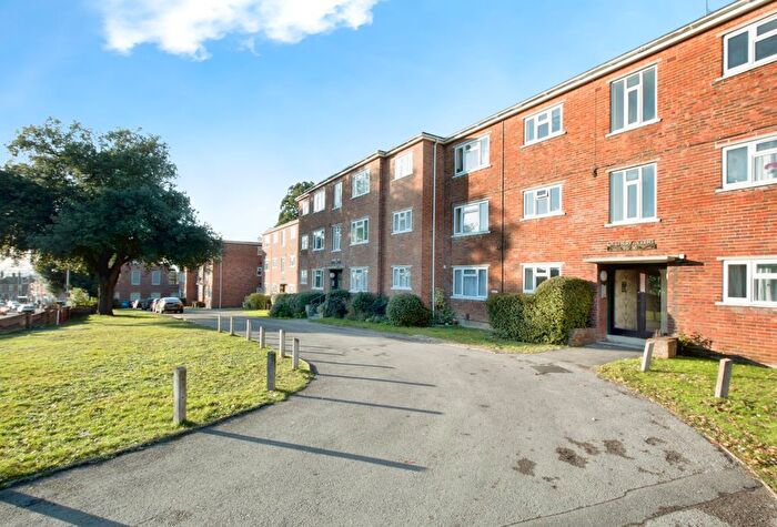2 Bedroom Flat For Sale In Bournemouth Road, Lower Parkstone, Poole, Dorset, BH14