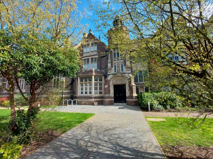 2 Bedroom Flat To Rent In Old School, Frances Drive, Dunstable, LU6