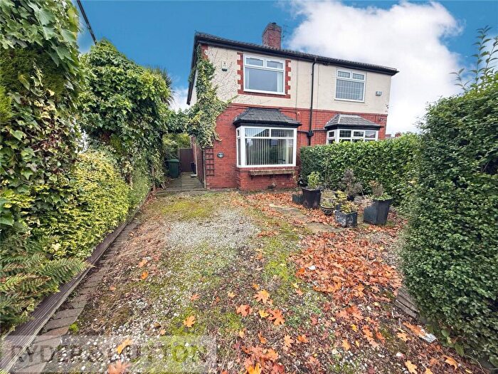 2 Bedroom Semi-Detached House To Rent In Springwood Avenue, Chadderton, Oldham, Greater Manchester, OL9