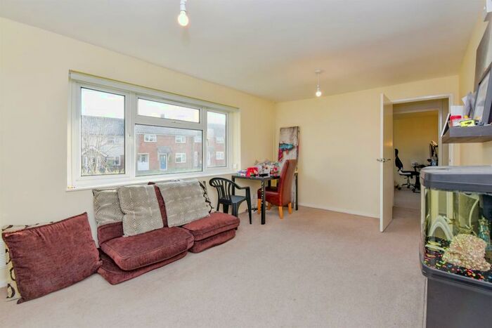 2 Bedroom Flat For Sale In Waverley Close, Bulford Barracks, Salisbury, SP4