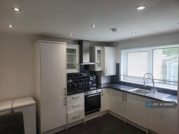 3 Bedroom Terraced House To Rent In Argyll Place, Aberdeen, AB12