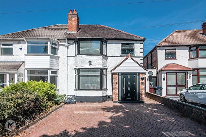 3 Bedroom Semi-Detached House To Rent In Scribers Lane, Hall Green, B28