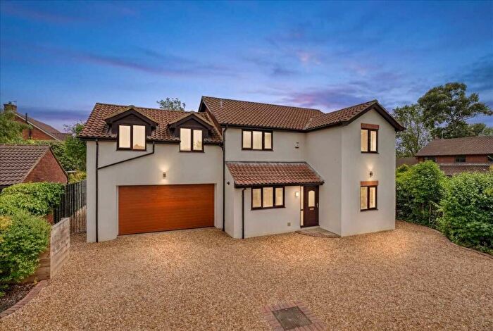 5 Bedroom Detached House For Sale In Tudor Gardens, Stony Stratford, Milton Keynes, MK11