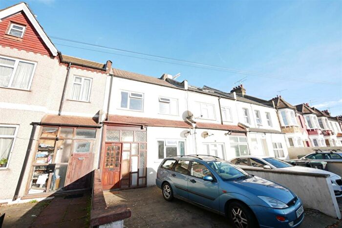 4 Bedroom Terraced House To Rent In Granville Road, London, N22