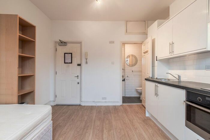 Studio To Rent In Talgarth Road, London, W14