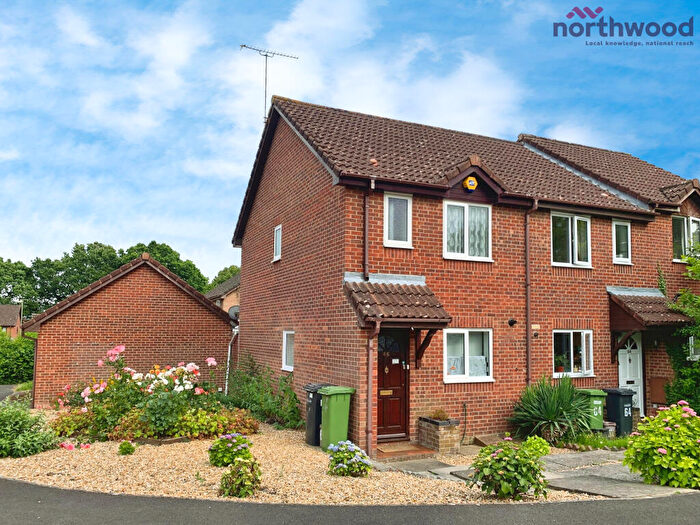 2 Bedroom End Of Terrace House To Rent In Stirling Crescent, Hedge End, SO30