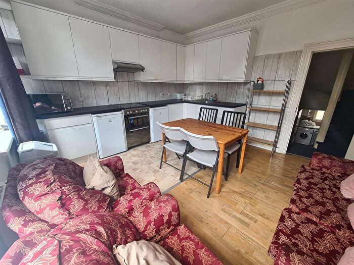 4 Bedroom Property To Rent In Grays Inn Road, Kings Cross, London, WC1X