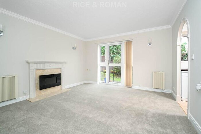 1 Bedroom Retirement Property For Sale In Arbrook Court, Chessington, KT9