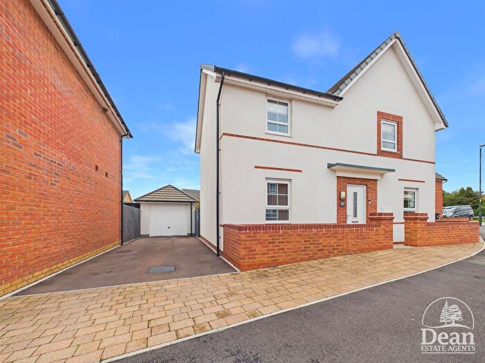 4 Bedroom Detached House For Sale In Ridgeway Avenue, Berry Hill, Coleford, GL16