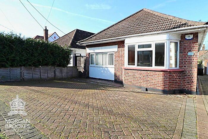 3 Bedroom Bungalow For Sale In South View Road, South Benfleet, SS7