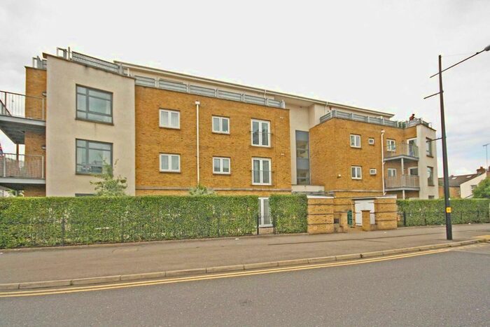 2 Bedroom Flat To Rent In Alexandra Road, Hounslow, TW3