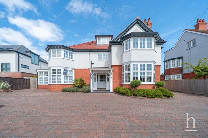 2 Bedroom Flat For Sale In Lingdale Road, West Kirby, CH48