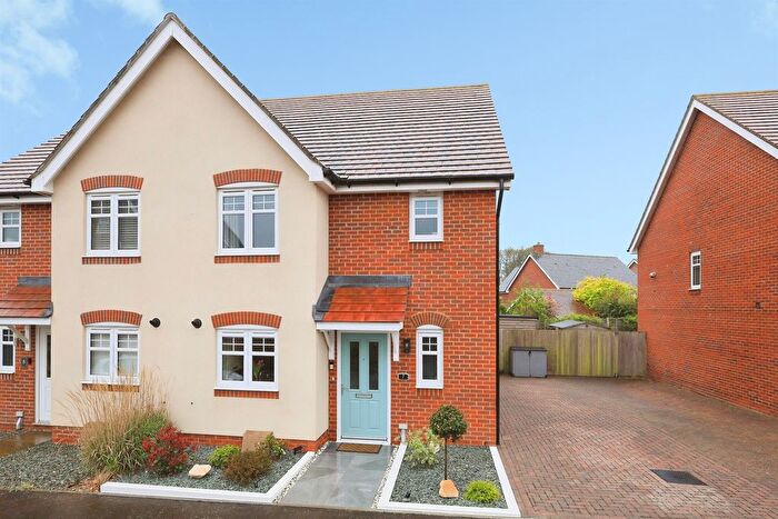 3 Bedroom Semi Detached House For Sale In Blackbird Drive, Hellingly, Hailsham, BN27