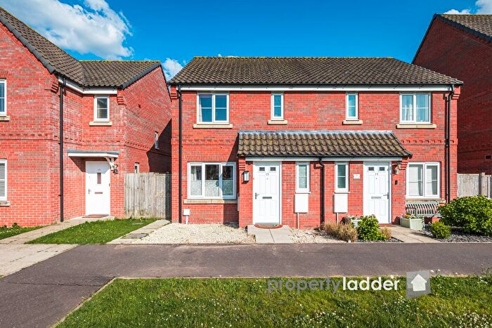 3 Bedroom Semi-detached House For Sale In Muskett Way, Aylsham, Norwich, NR11
