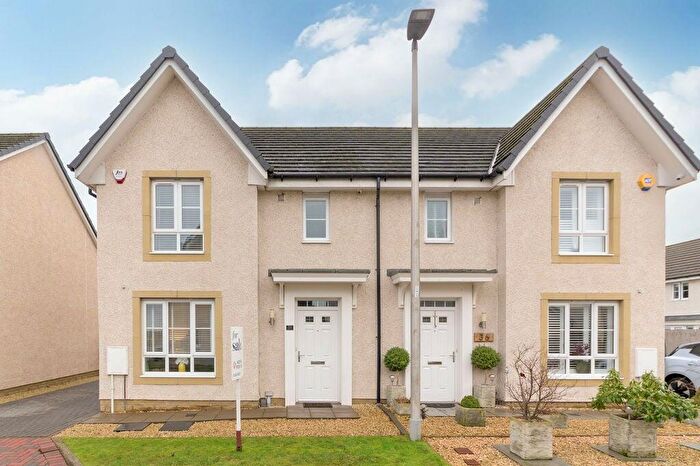 3 Bedroom Semi-Detached House For Sale In Smeaton Drive, Bonnybridge, FK4