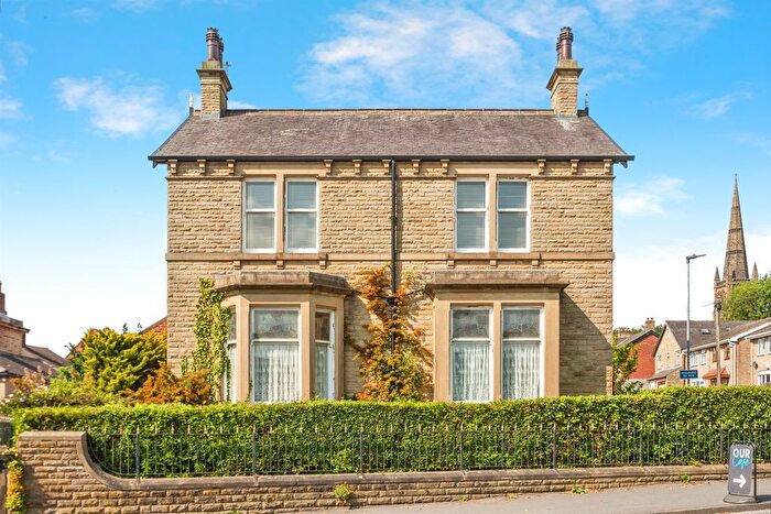 5 Bedroom Detached House For Sale In Springstone Avenue, Ossett, WF5