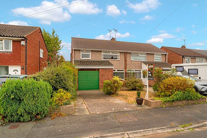 3 Bedroom Semi-detached House For Sale In Rosslyn Road, Vicars Cross, CH3