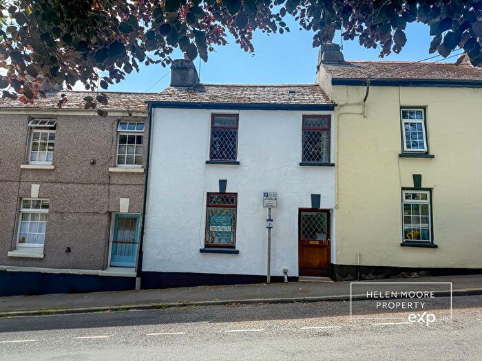 2 Bedroom Cottage For Sale In Blachford Road, Ivybridge, Devon, PL21
