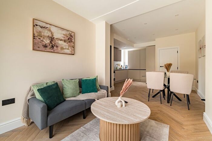 5 Bedroom Flat To Rent In Hither Green, London, SE13