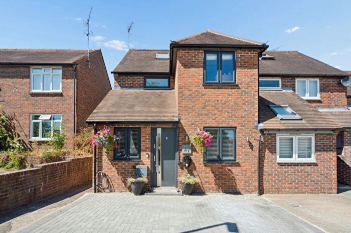 4 Bedroom Semi-Detached House For Sale In The Close, Henley-on-Thames, Oxfordshire, RG9
