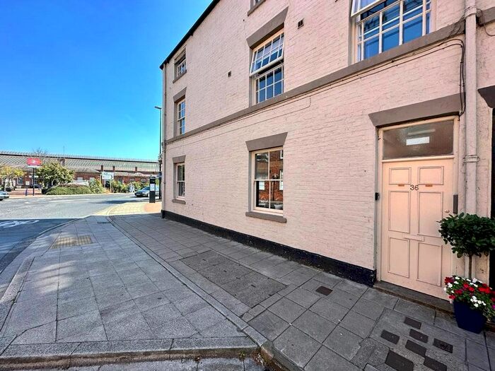 2 Bedroom Flat To Rent In Railway Street, Beverley, East Riding Of Yorkshire, HU17