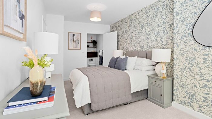 3 Bedroom Flat For Sale In Pegler Square, London, SE3