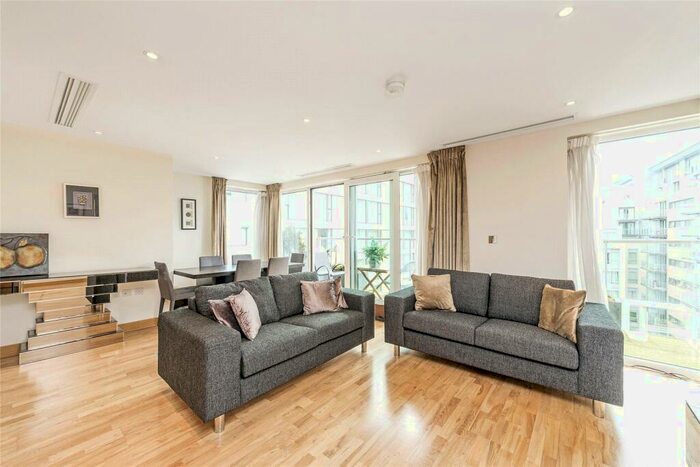 2 Bedroom Apartment To Rent In Horace Building, Queenstown Road, London, SW11