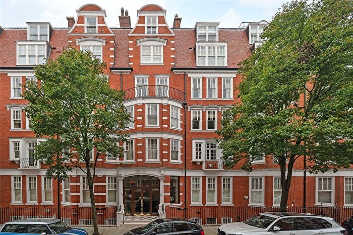 4 Bedroom Flat For Sale In Sloane Court West, London, SW3