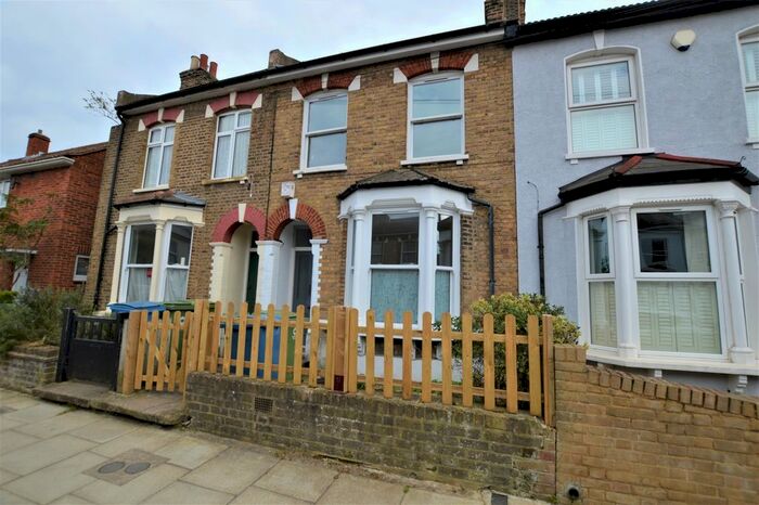 1 Bedroom Flat To Rent In Crewys Road, London, SE15