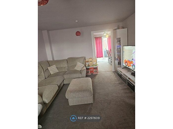 3 Bedroom Terraced House To Rent In Bunting Road, Corby, NN18