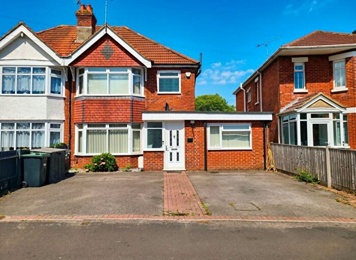 4 Bedroom Semi-Detached House For Sale In Salisbury Road, Central Totton, SO40
