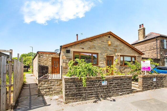 4 Bedroom Detached House For Sale In Heathy Avenue, Halifax, HX2