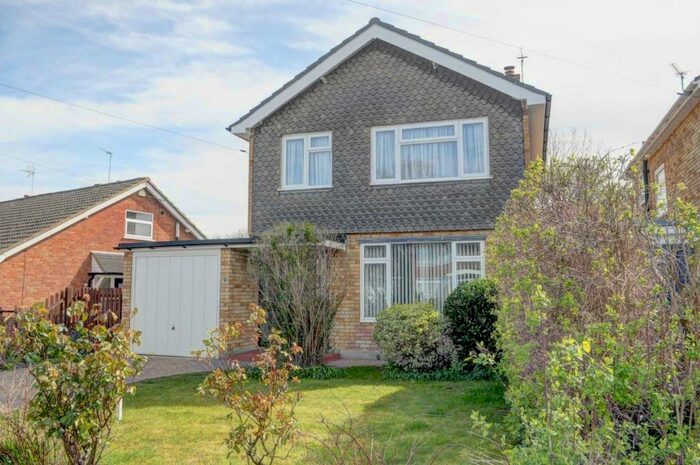 3 Bedroom Detached House To Rent In Place Farm Way, Monks Risborough, HP27