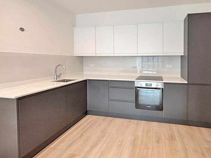 2 Bedroom Flat To Rent In Chesterfield House, Bath Road, Slough, SL1