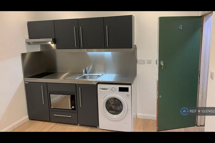 Studio To Rent In Goulton Road, London, E5