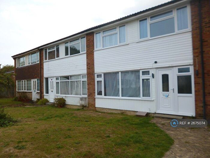 3 Bedroom Terraced House To Rent In Russell Close, Kensworth, LU6