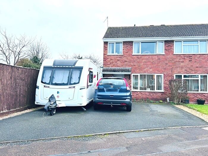 3 Bedroom Semi-Detached House For Sale In Sycamore Avenue, Evesham, WR11