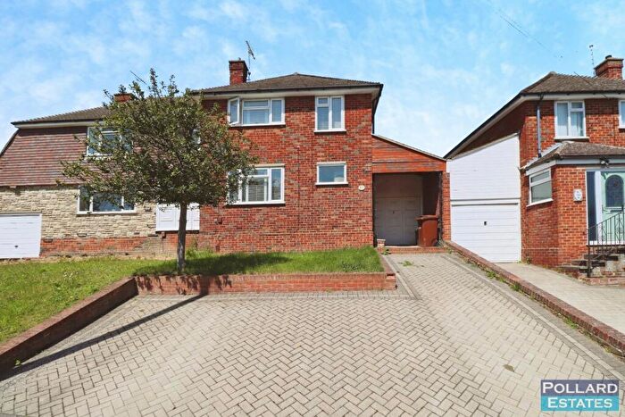3 Bedroom Semi-Detached House For Sale In Lonsdale Drive, Rainham, ME8