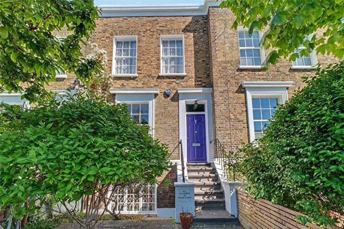 3 Bedroom Terraced House For Sale In Ufton Road, De Beauvoir, London, N1