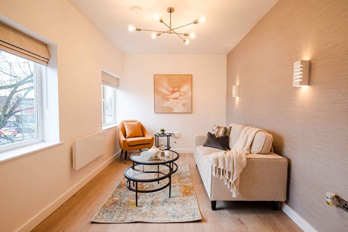 1 Bedroom Flat To Rent In Flat, Stockport Road, Cheadle, SK8